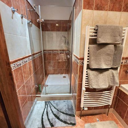 Spacious Apartment 6Min From The Dancing House Prag Exterior foto